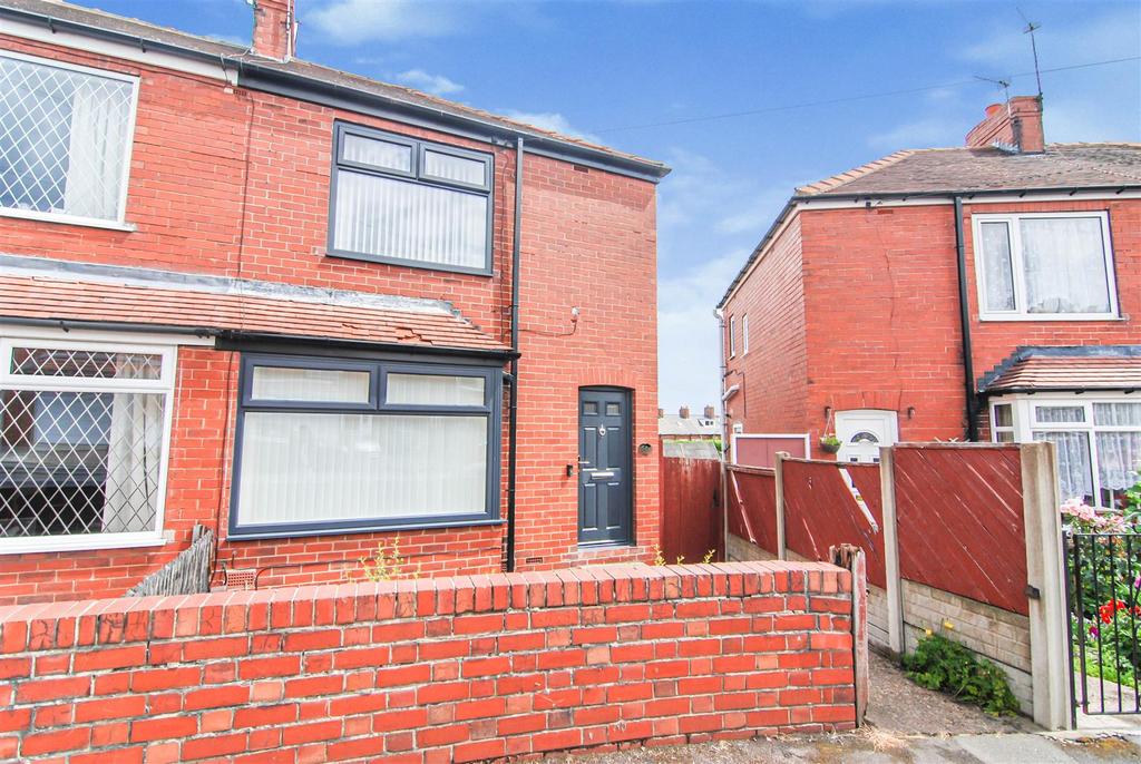Kingsway, Wombwell, Barnsley 2 bed terraced house for sale £130,000