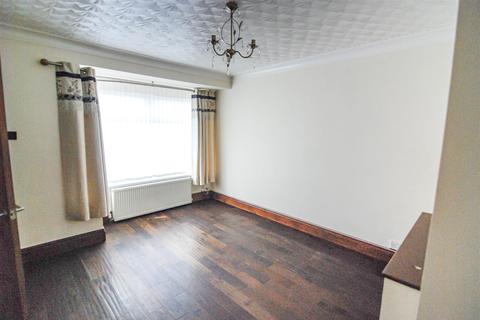 58 Kingsway, Wombwell, Barnsley, S73 0EA