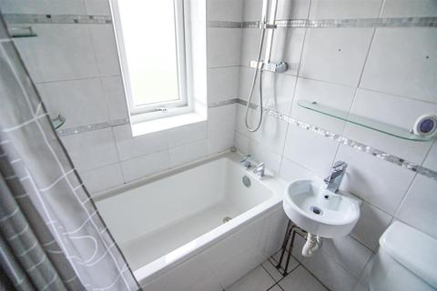 58 Kingsway, Wombwell, Barnsley, S73 0EA