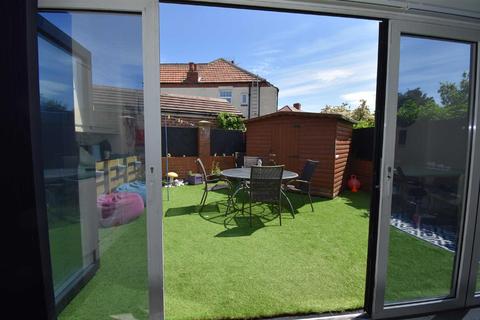 5 bedroom semi-detached house for sale - Holmfield Avenue, South Shields