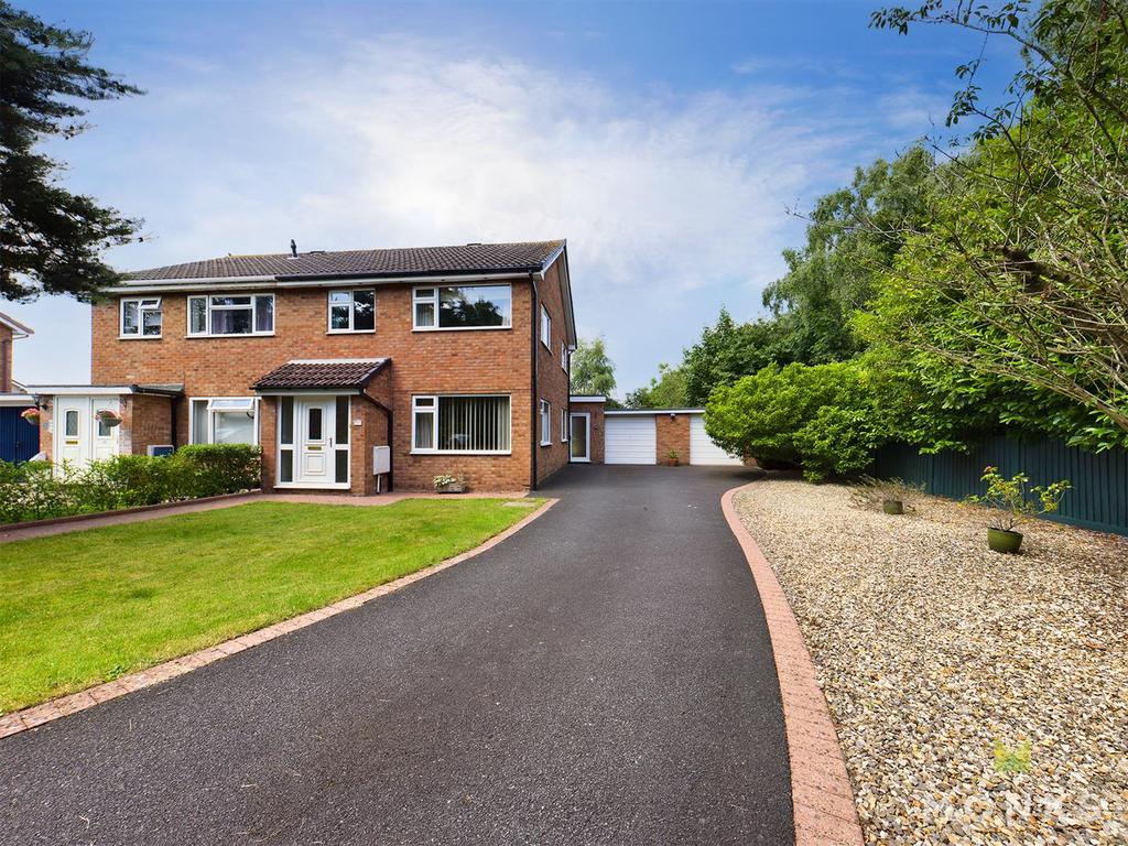 Honeysuckle Row, Sutton Park, Shrewsbury 3 bed semidetached house for