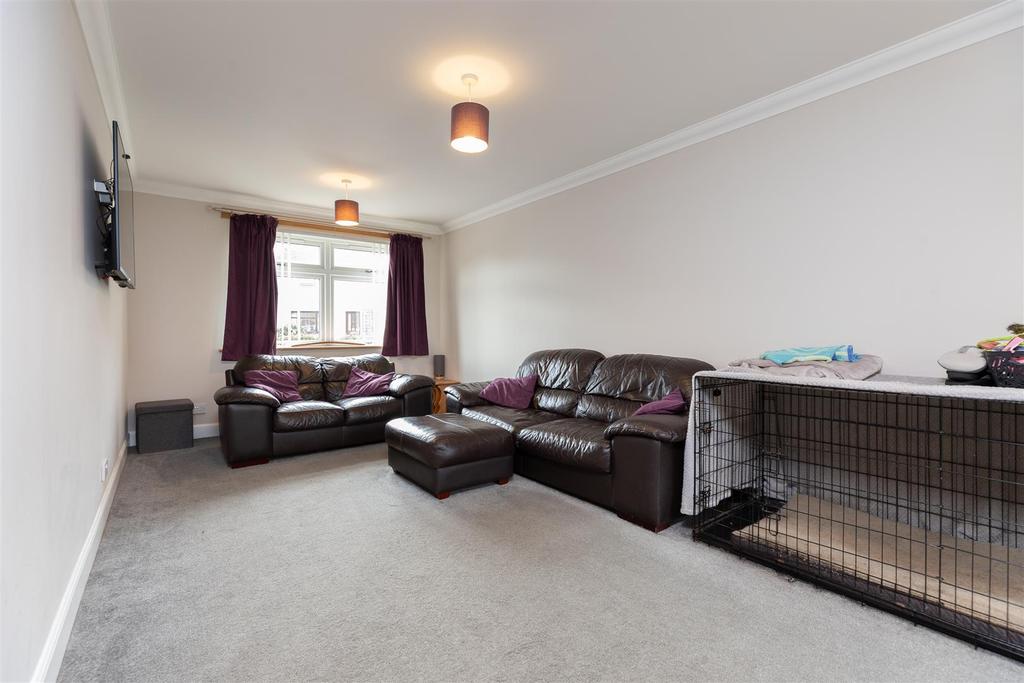 Lumsden Crescent, Almondbank, Perth 4 bed house £208,000