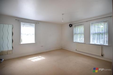 81 Brooklands, Haywards Heath, RH16 4TR