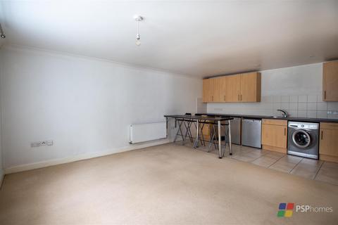 81 Brooklands, Haywards Heath, RH16 4TR