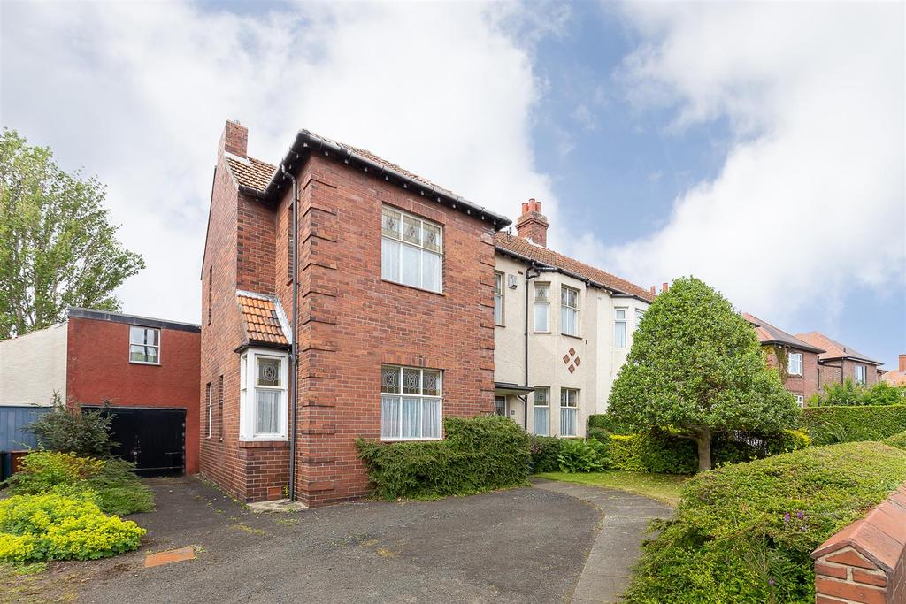 Kenton Road, Gosforth, Newcastle upon... 4 bed semidetached house £