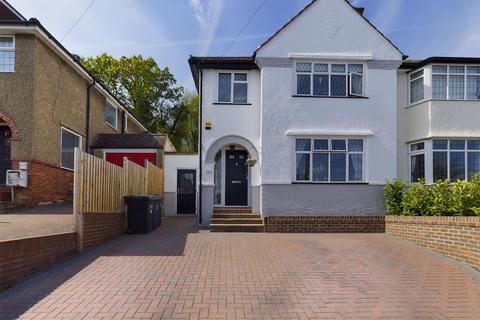 59 Foxearth Road, South Croydon, CR2 8EL
