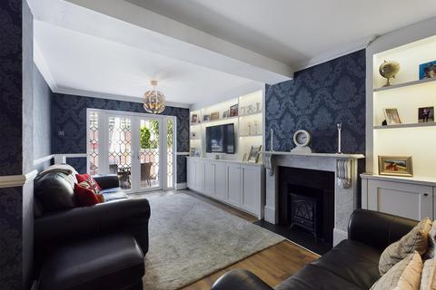 59 Foxearth Road, South Croydon, CR2 8EL