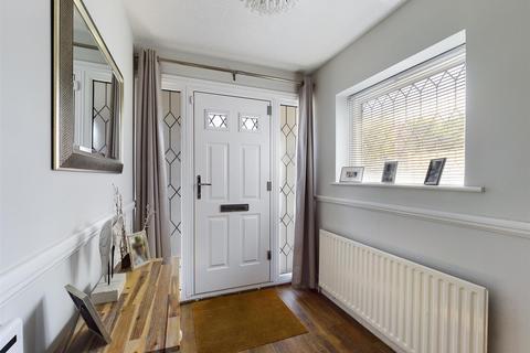 59 Foxearth Road, South Croydon, CR2 8EL