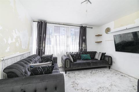 12 Thornley Close, London, N17 0TQ
