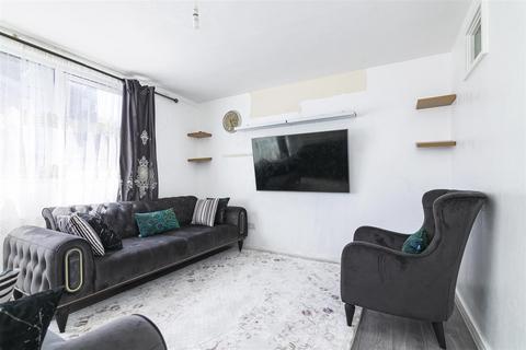12 Thornley Close, London, N17 0TQ