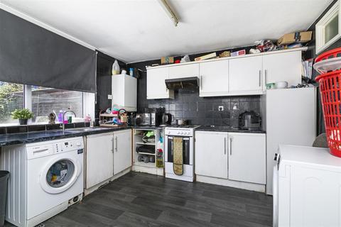 12 Thornley Close, London, N17 0TQ