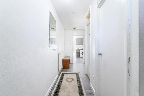 12 Thornley Close, London, N17 0TQ