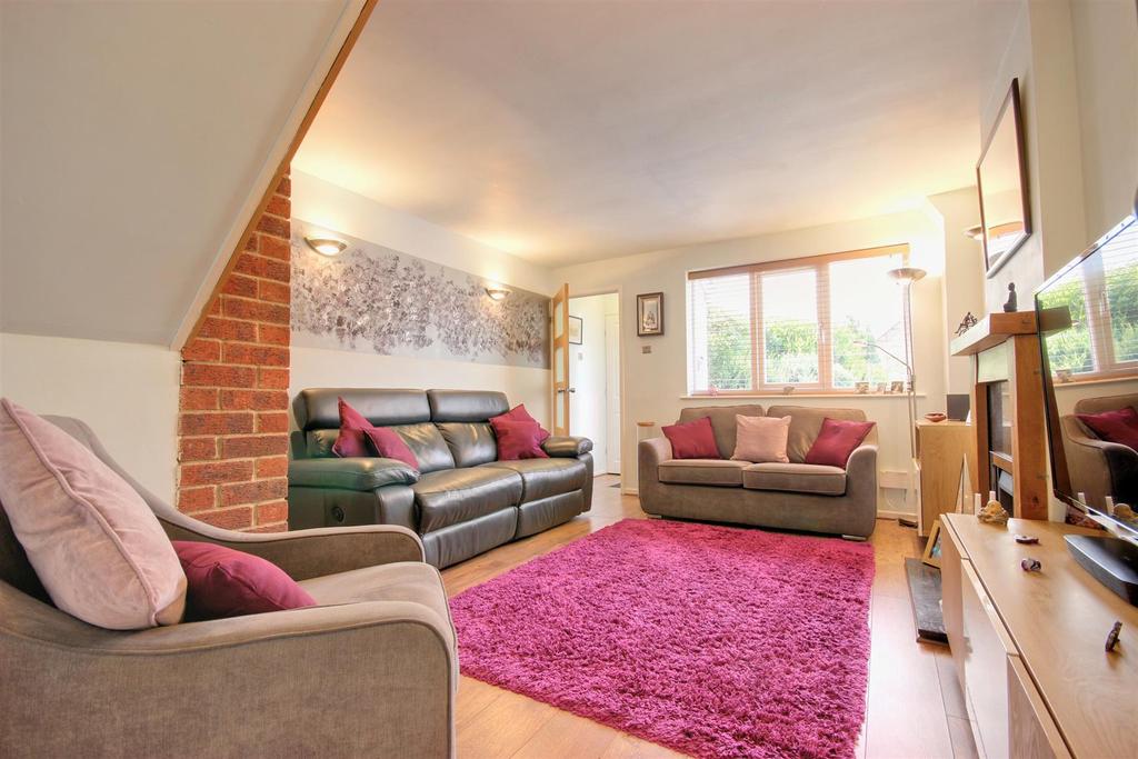 Risby Place, Beverley 3 bed semidetached house £260,000
