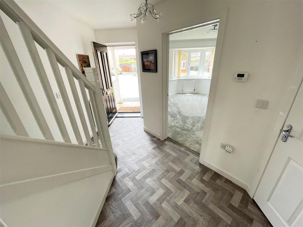 Westfields, Hartlepool 3 bed detached house £775 pcm (£179 pw)