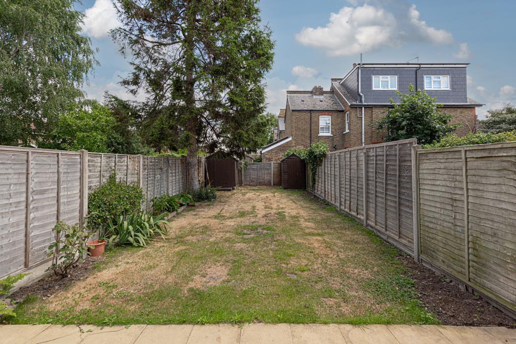 Egmont Road, Surbiton 3 bed semidetached house £650,000