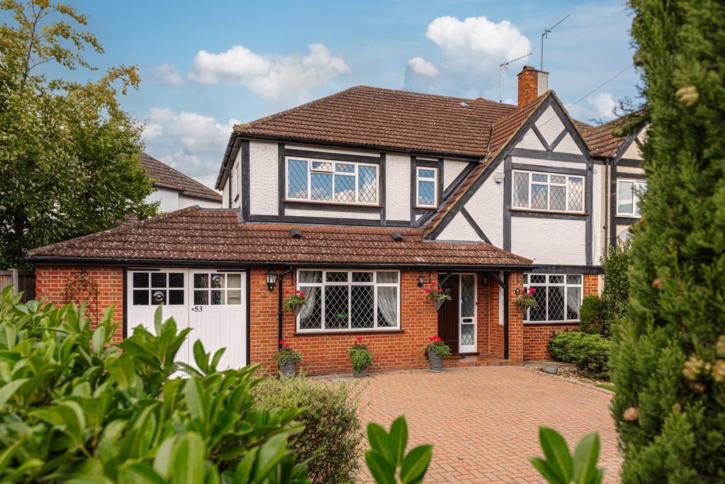 Grafton Road, Worcester Park 4 bed semidetached house £800,000