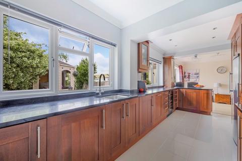 53 Grafton Road, Worcester Park, KT4 7QQ