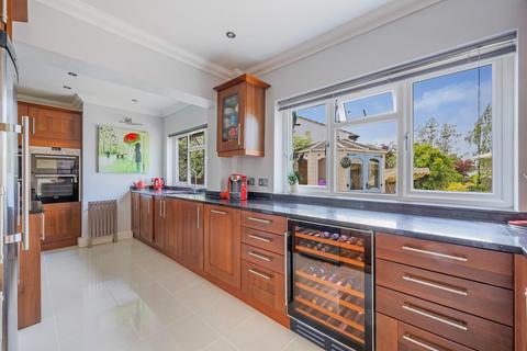 53 Grafton Road, Worcester Park, KT4 7QQ