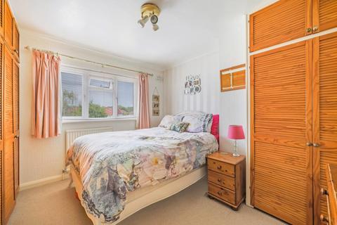53 Grafton Road, Worcester Park, KT4 7QQ