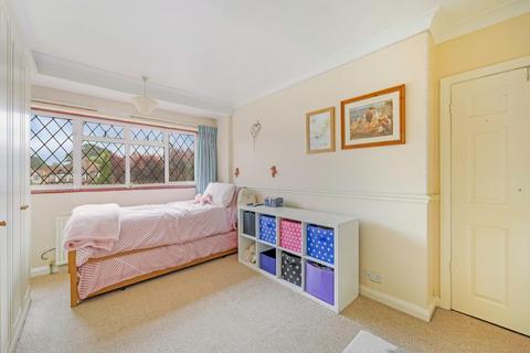 53 Grafton Road, Worcester Park, KT4 7QQ