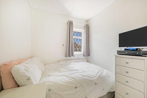 53 Grafton Road, Worcester Park, KT4 7QQ
