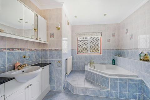 53 Grafton Road, Worcester Park, KT4 7QQ