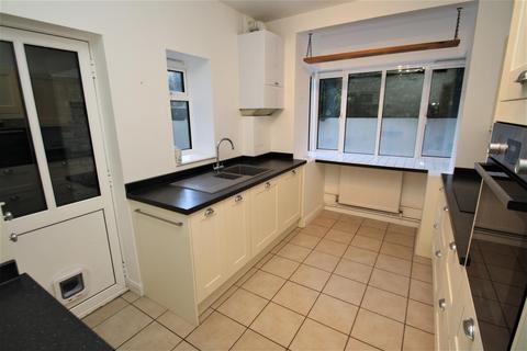 2 bedroom flat to rent - Clifton Terrace, Southend-On-Sea