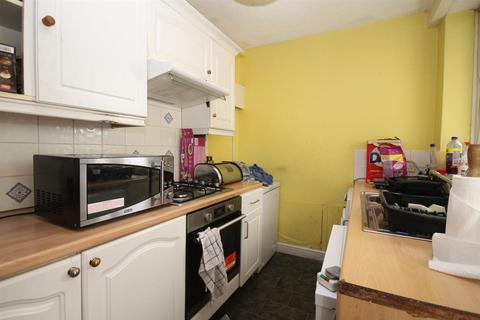 211 Wrythe Lane, Carshalton, SM5 1UA