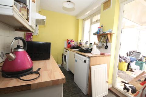 211 Wrythe Lane, Carshalton, SM5 1UA