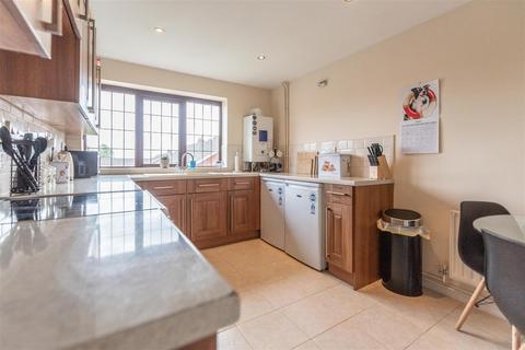 10 Mount Road, Burntwood, WS7 0AJ
