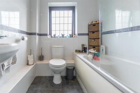 10 Mount Road, Burntwood, WS7 0AJ