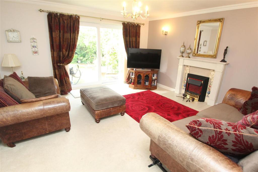 Milars Field, Morda 4 bed detached house for sale £350,000