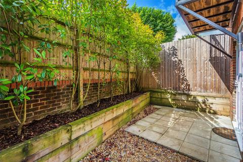 2 bedroom flat for sale, Junction Place, Junction Road, Dorking, Surrey, RH4