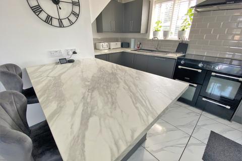 10 Hillside, Ancaster, Grantham, NG32 3PX