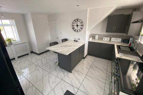 10 Hillside, Ancaster, Grantham, NG32 3PX