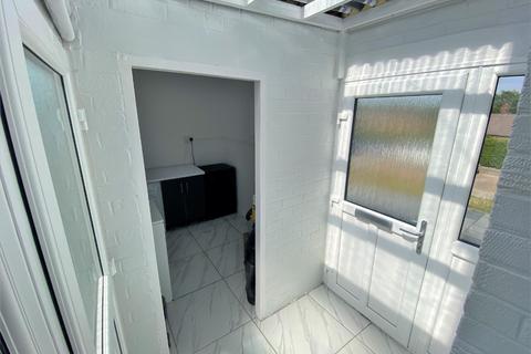 10 Hillside, Ancaster, Grantham, NG32 3PX