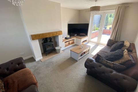 10 Hillside, Ancaster, Grantham, NG32 3PX