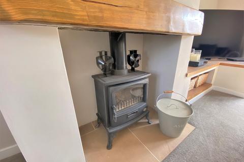 10 Hillside, Ancaster, Grantham, NG32 3PX