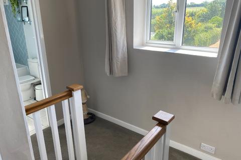 10 Hillside, Ancaster, Grantham, NG32 3PX