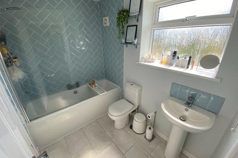 10 Hillside, Ancaster, Grantham, NG32 3PX