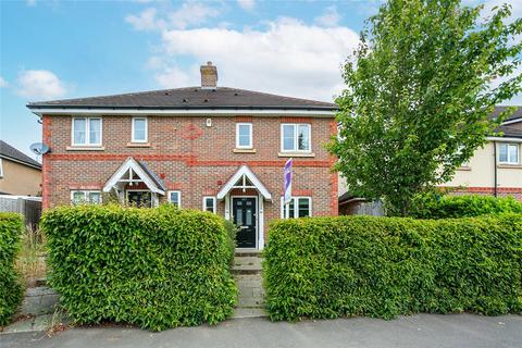 3 bedroom semi-detached house for sale - Park Avenue, Bushey, Hertfordshire, WD23
