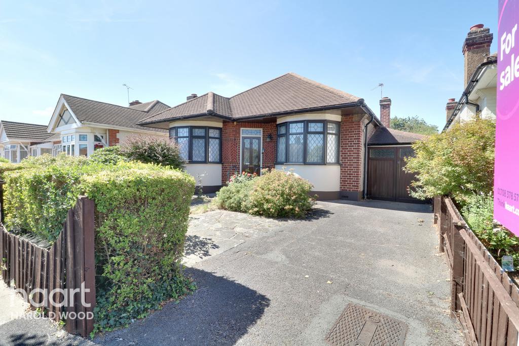 Newhall Drive, Harold Wood 3 bed detached bungalow for sale £625,000