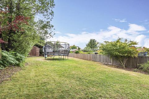 26 Heathway, Croydon, CR0 8PY