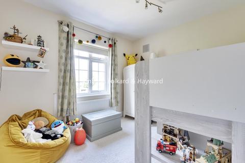 26 Heathway, Croydon, CR0 8PY