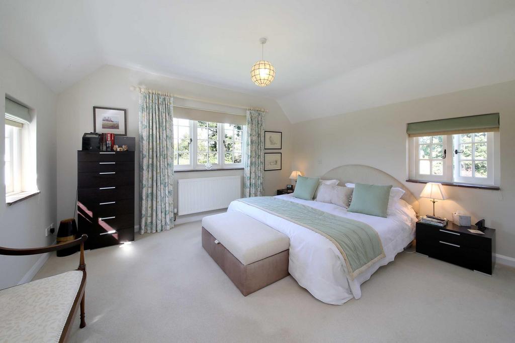 Guest bedroom