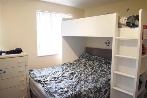 1 bedroom flat to rent, Redford Close, Feltham, TW13