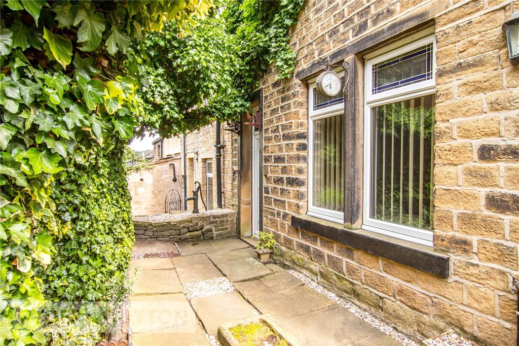 Hanson Lane, Huddersfield, West... 2 bed terraced house £95,000