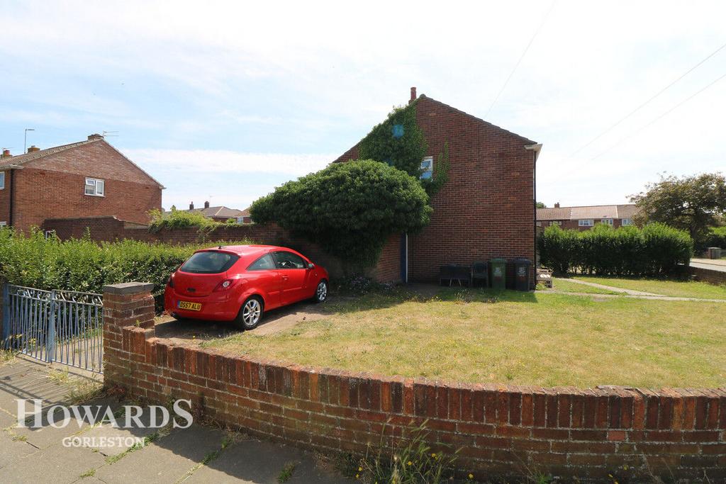 Newnham Green, Gorleston 3 bed end of terrace house for sale £170,000