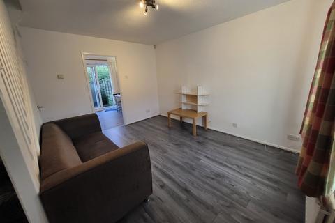 2 bedroom terraced house to rent, Old York Street, Hulme, Manchester, M15 5tE