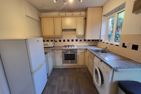 2 bedroom terraced house to rent, Old York Street, Hulme, Manchester, M15 5tE